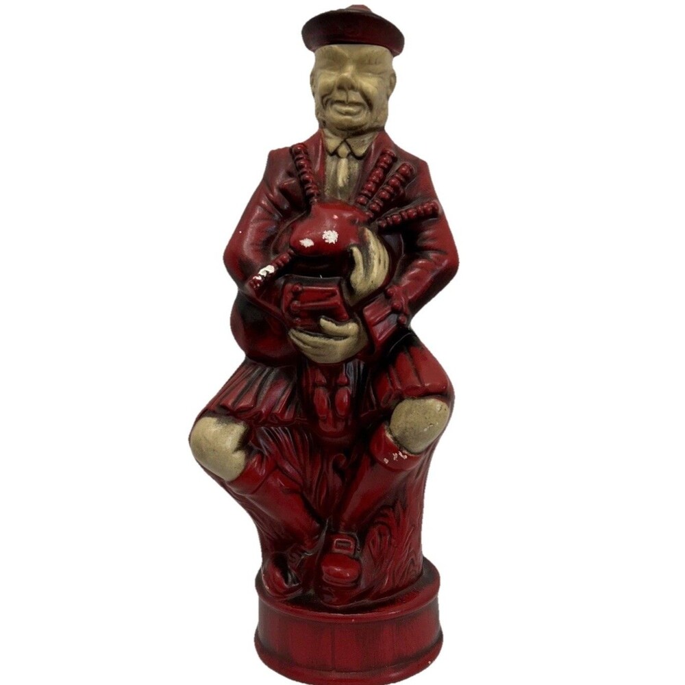 Vintage 1969 Whyte Mackays Scotch Whisky Scotsman Bagpipe, Eric Olsen Decanter